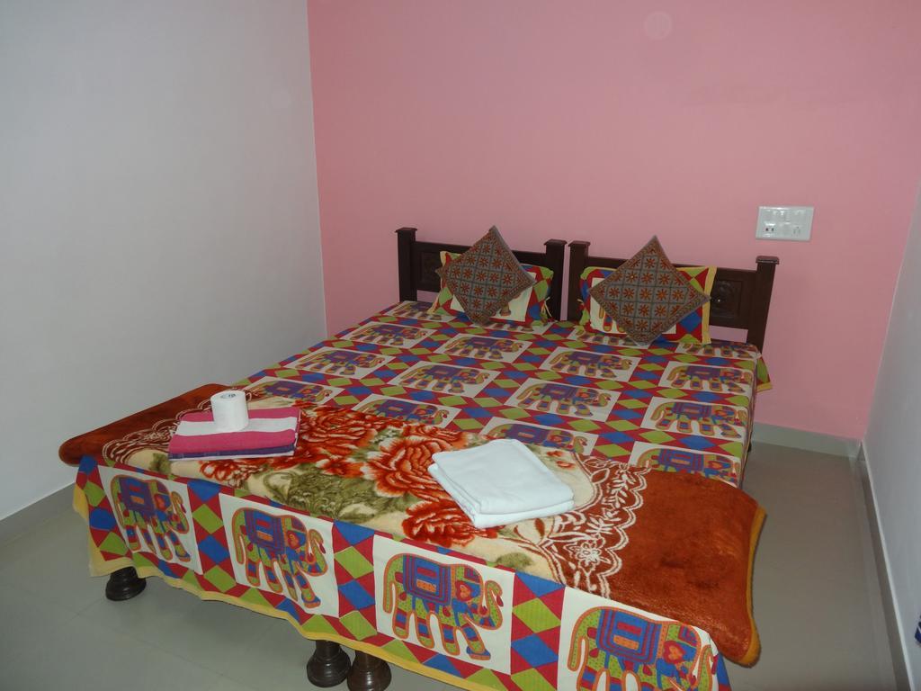 Hotel Tulsi Palace Пушкар Экстерьер фото