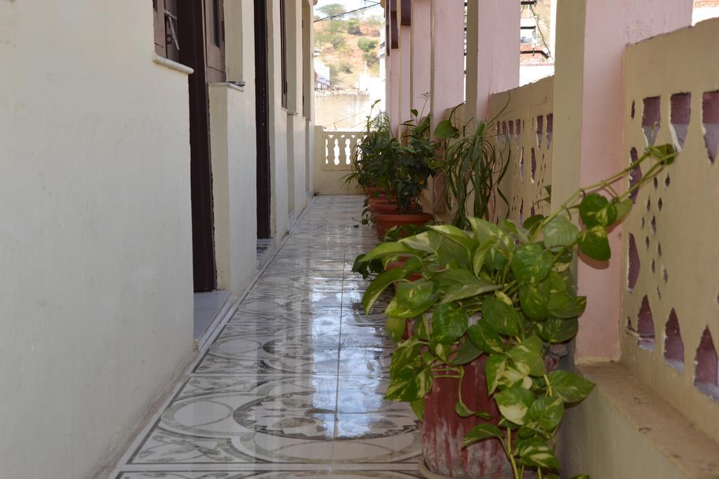 Hotel Tulsi Palace Пушкар Экстерьер фото