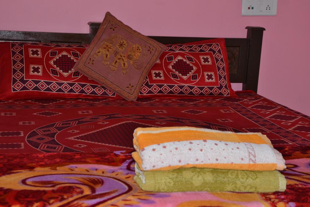 Hotel Tulsi Palace Пушкар Экстерьер фото