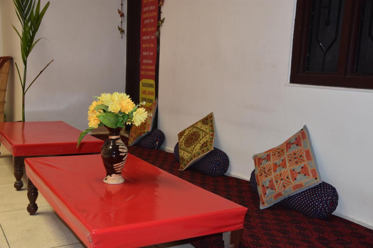 Hotel Tulsi Palace Пушкар Экстерьер фото